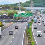 追越車線を走り続けると違反！高速道路の交通ルールと罰金とは