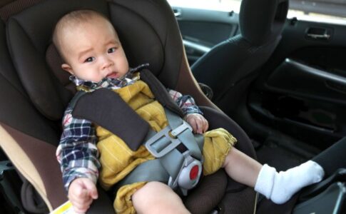 子ども車内放置